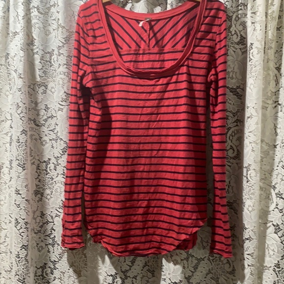 Free People Tops - FREE PEOPLE HARD CANDY TOP RED/NAVY STRIPE SZ LG
